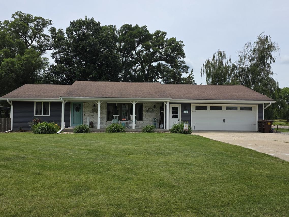 304 Tree Ln., Prophetstown, IL 61277