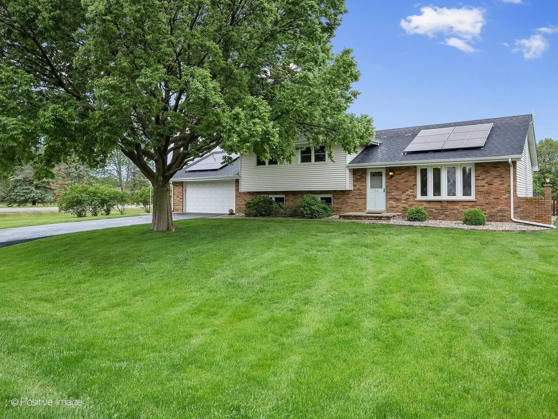 28W776 Wagner Rd., Naperville, IL 60564