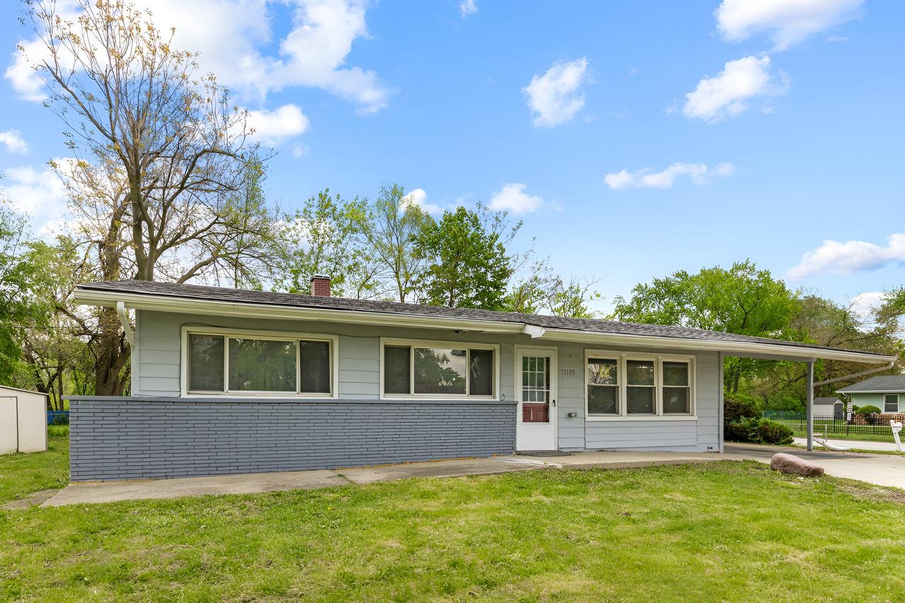 15303 Birch Rd., Markham, IL 60428