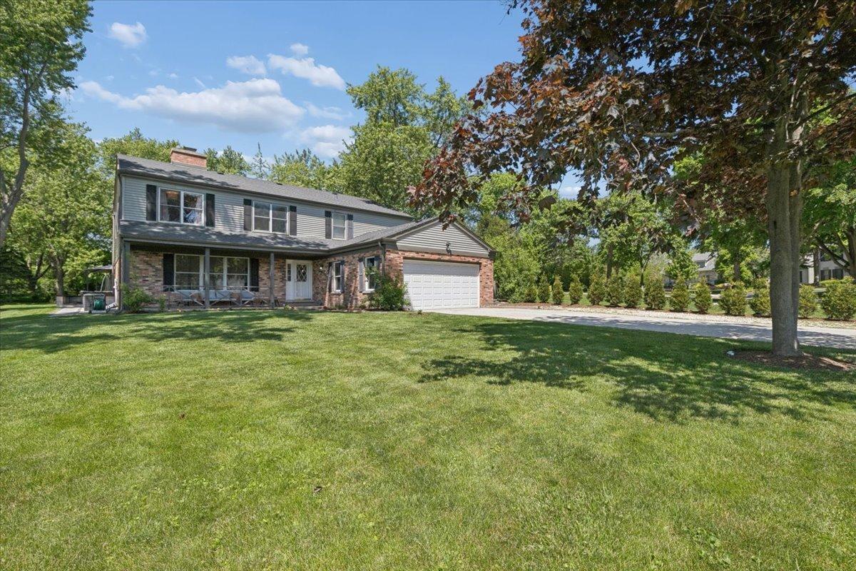 818 Valley Rd., Lake Forest, IL 60045