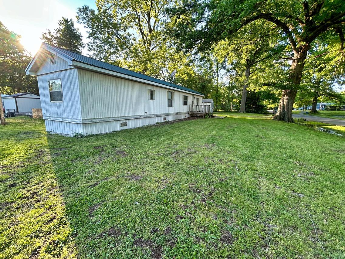 518 Locust St., Xenia, IL 62899