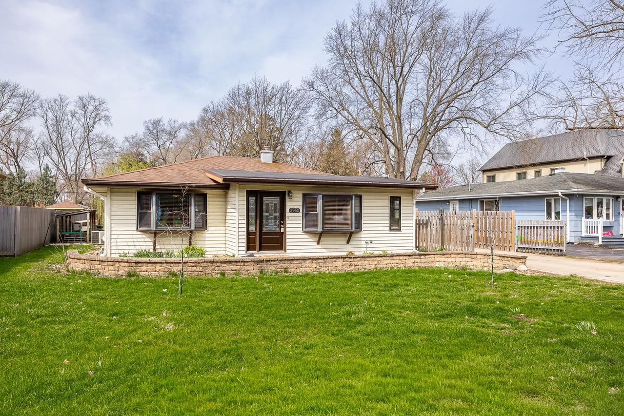 5960 Pershing Ave., Downers Grove, IL 60516