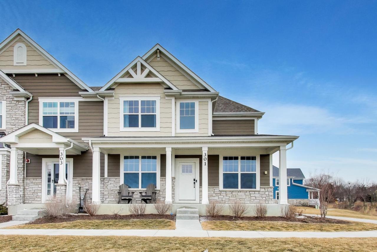 301 Didier Ct. #D, Buffalo Grove, IL 60089