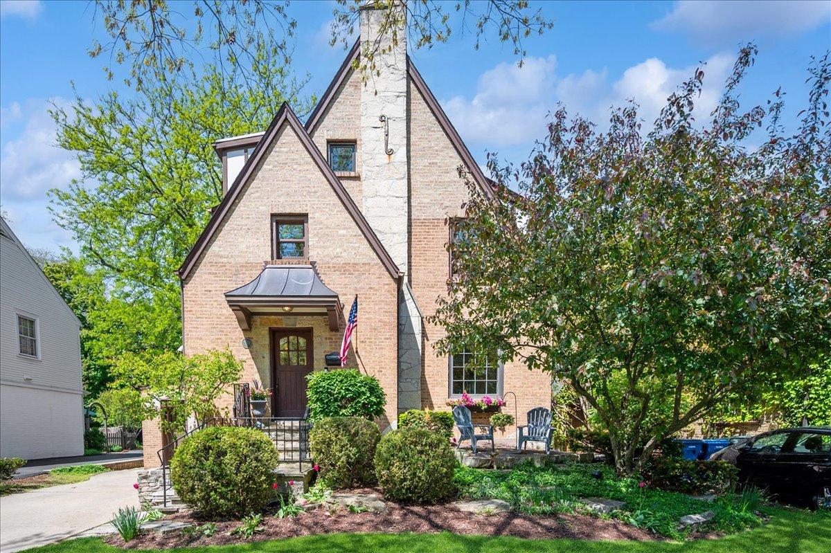 2228 Kenilworth Ave., Wilmette, IL 60091