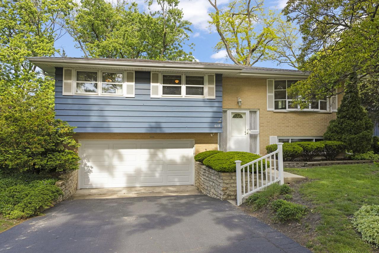 6118 Lyman Ave., Downers Grove, IL 60516
