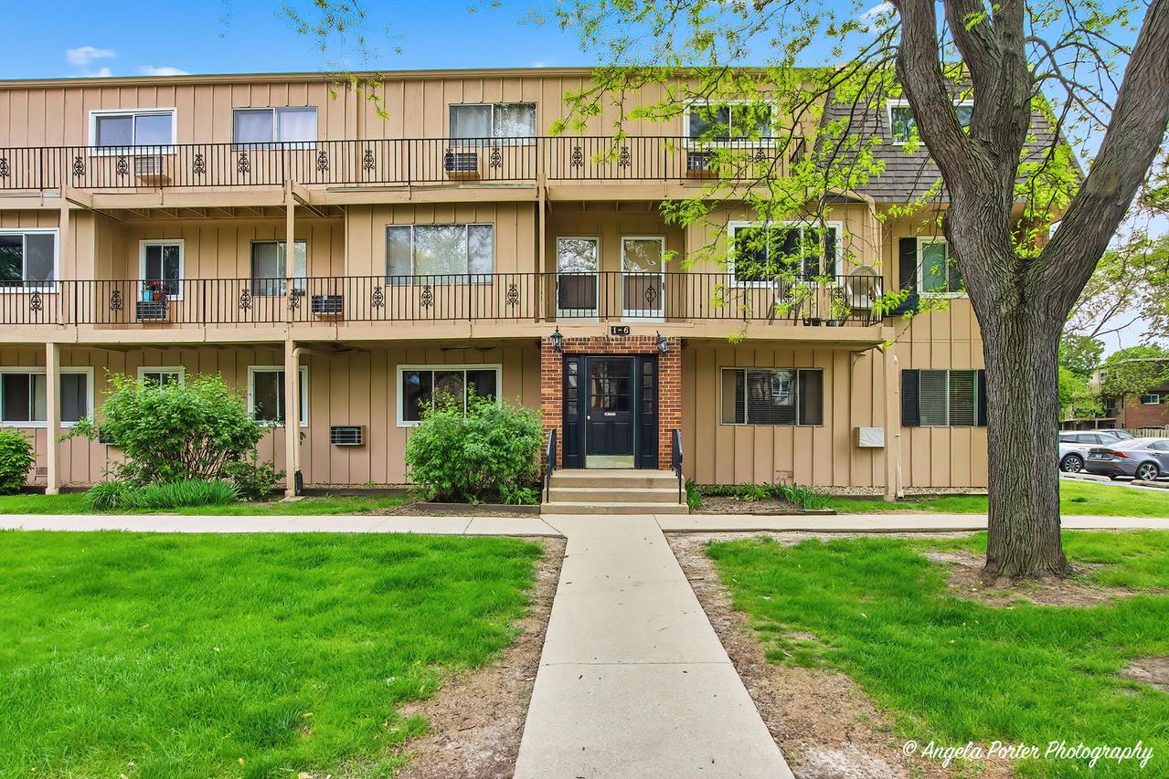 2504 Algonquin Rd. #3, Rolling Meadows, IL 60008