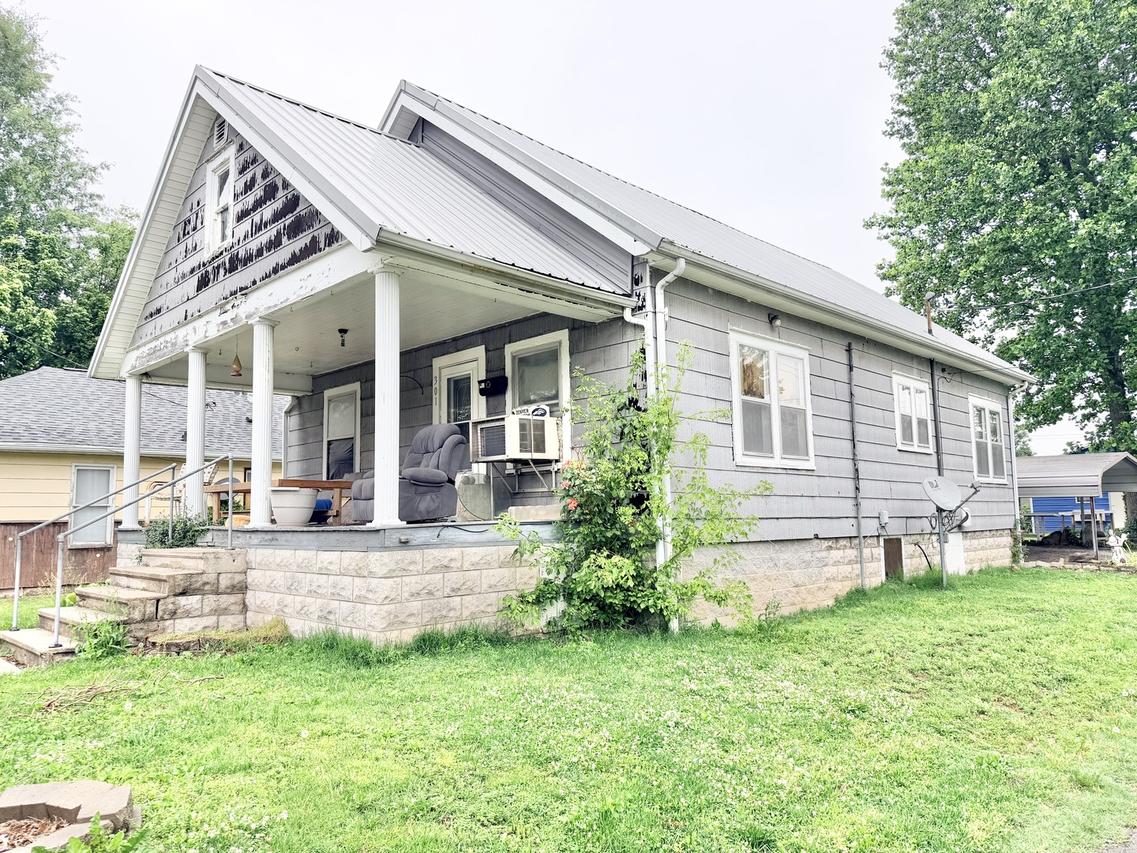 301 N Mclaren St., Marion, IL 62959