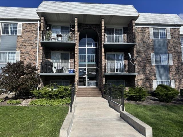 1617 N Windsor Dr. #207, Arlington Heights, IL 60004