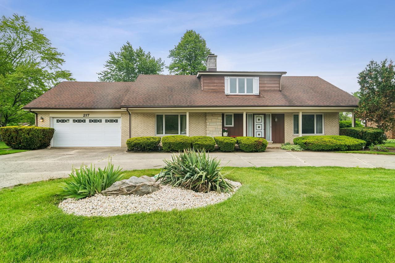 217 S Arlington Heights Rd., Elk Grove Village, IL 60007