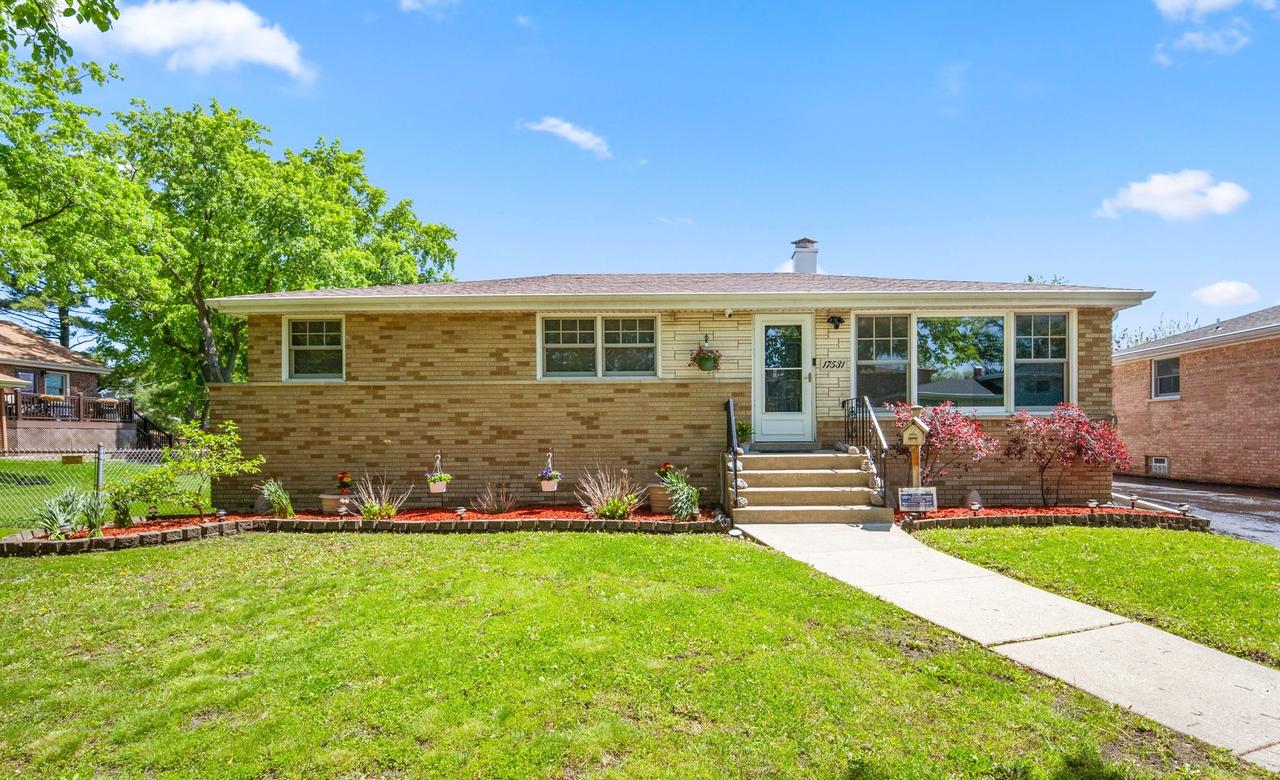 17531 70th Ct., Tinley Park, IL 60477