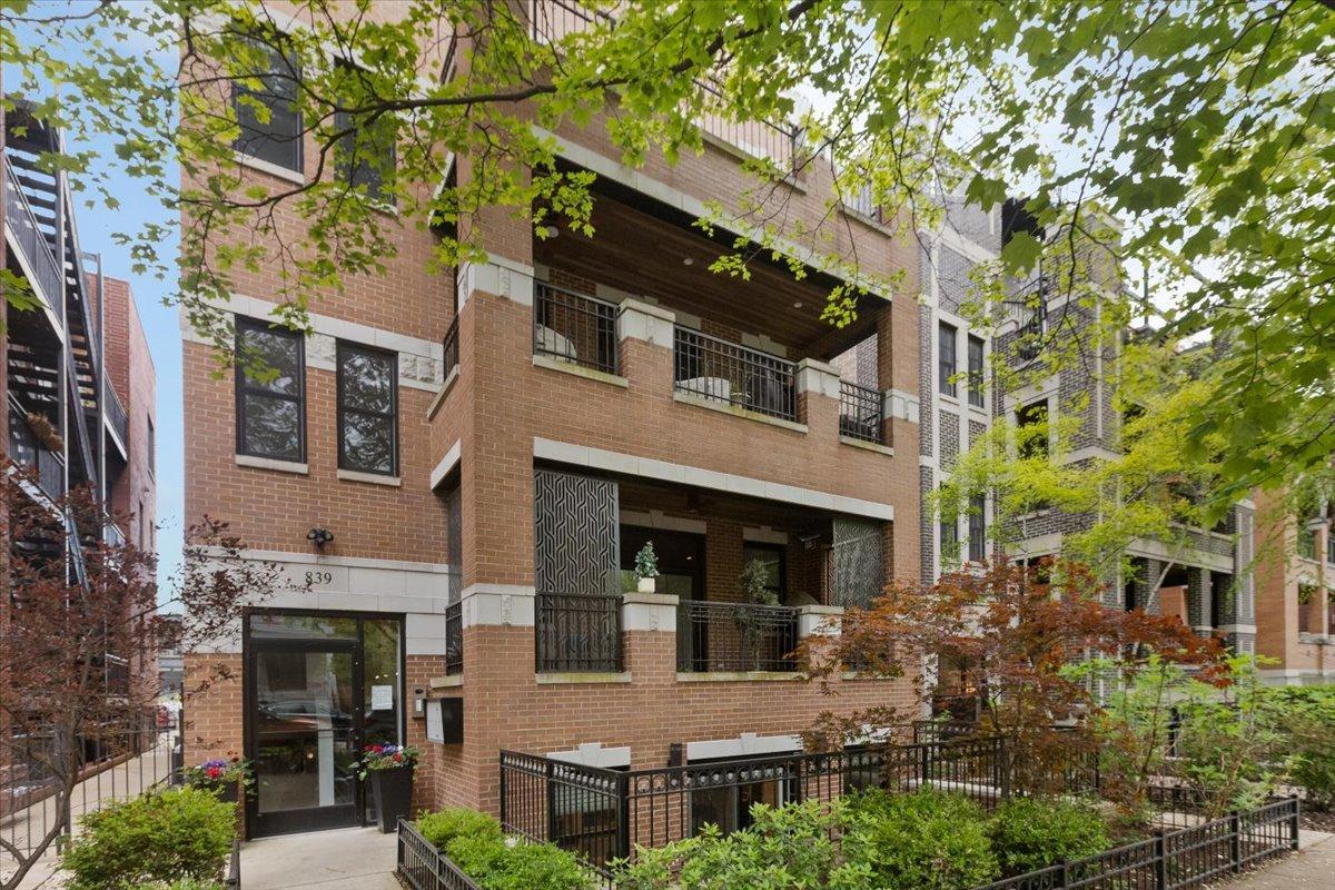 839 W Bradley Pl. #3, Chicago, IL 60613
