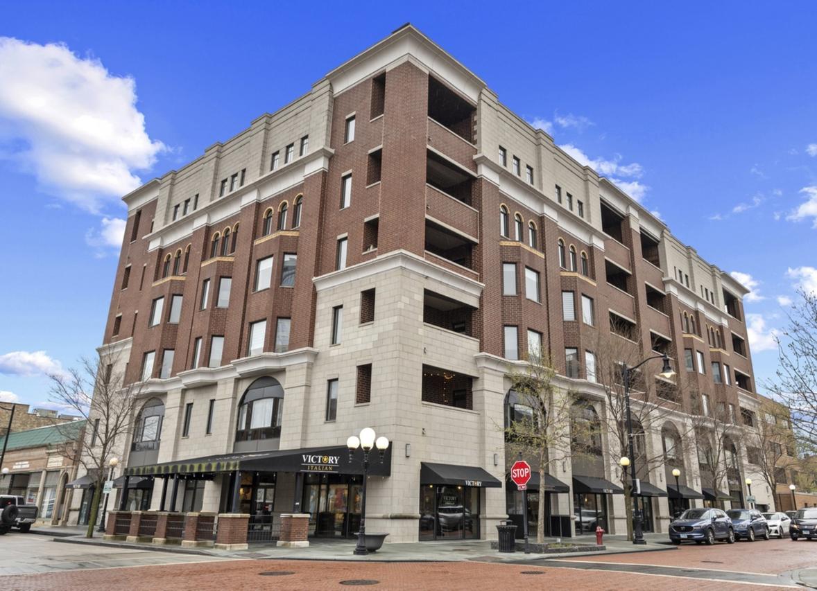 110 S Marion St. #606, Oak Park, IL 60302