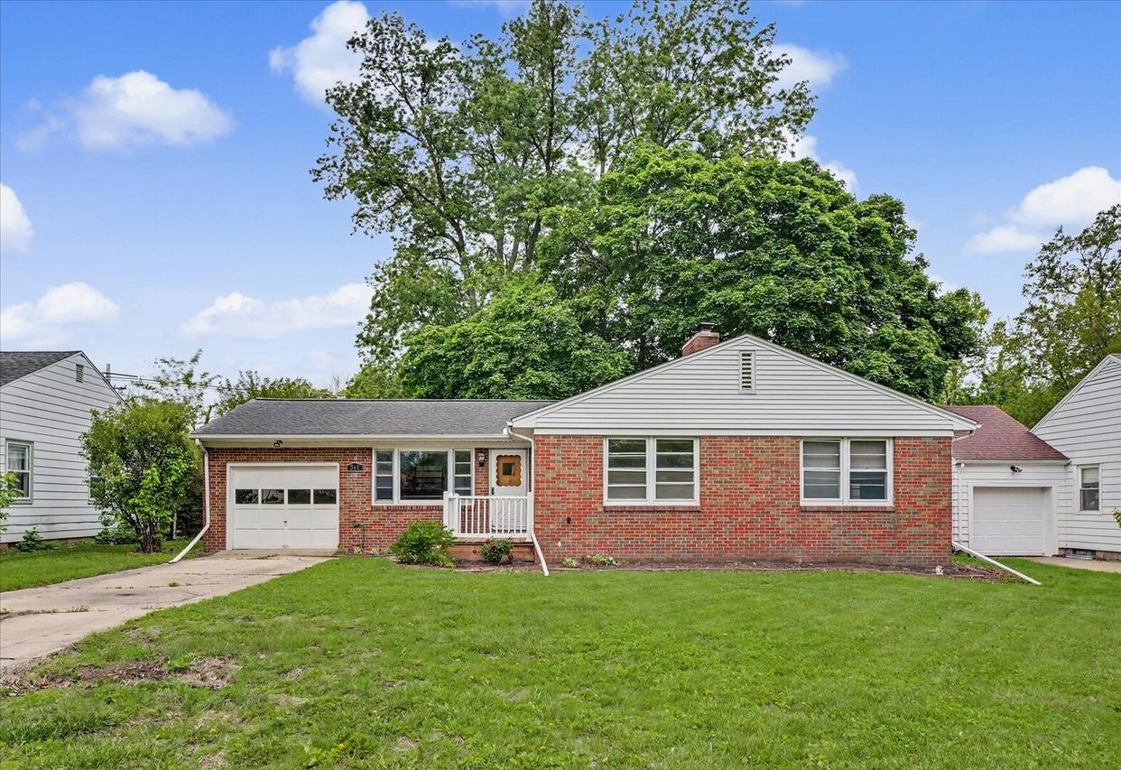 311 Flora Dr., Champaign, IL 61821