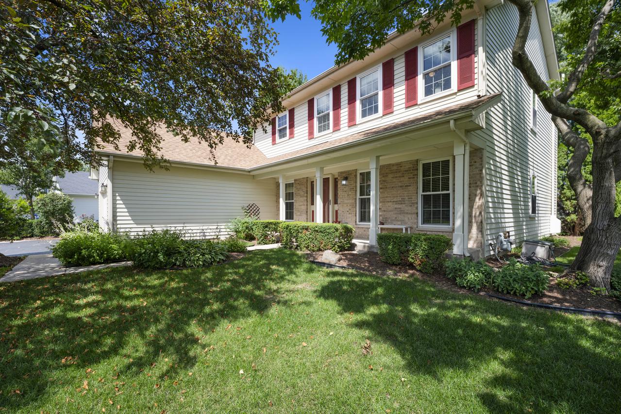 2755 Bluewater Cir., Naperville, IL 60564