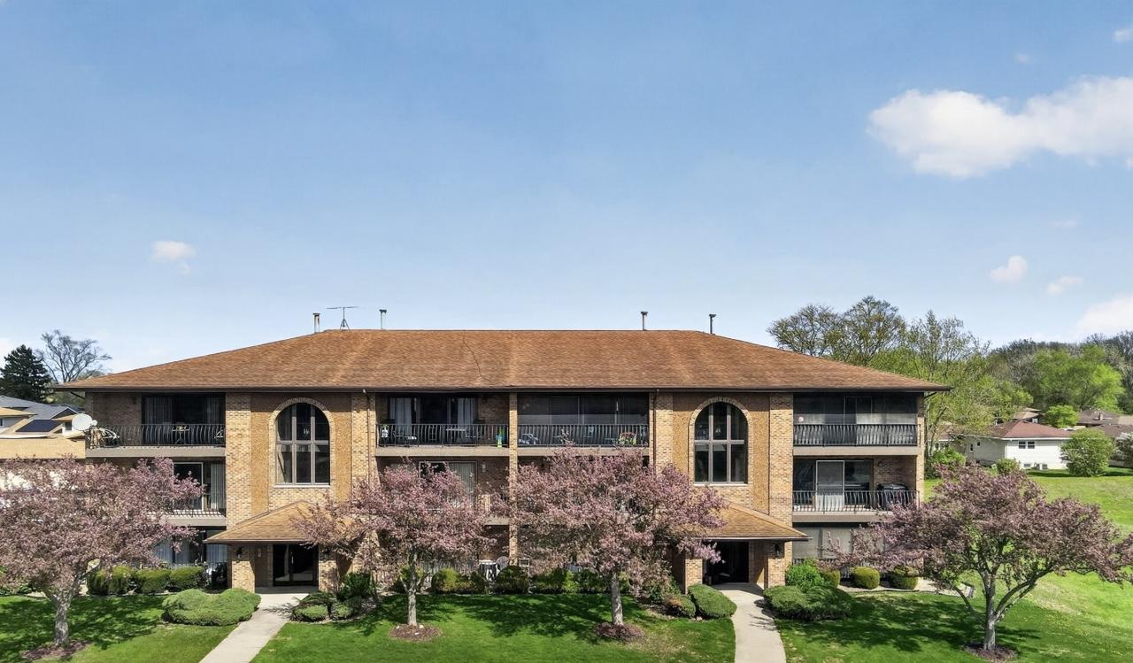 11111 Heritage Dr. #3A, Palos Hills, IL 60465