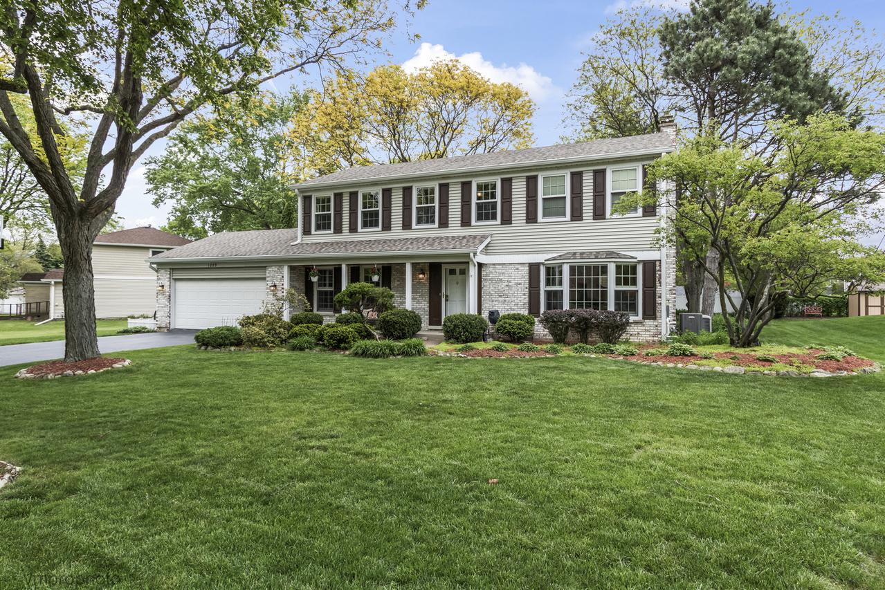 1059 W Chatham Dr., Palatine, IL 60067