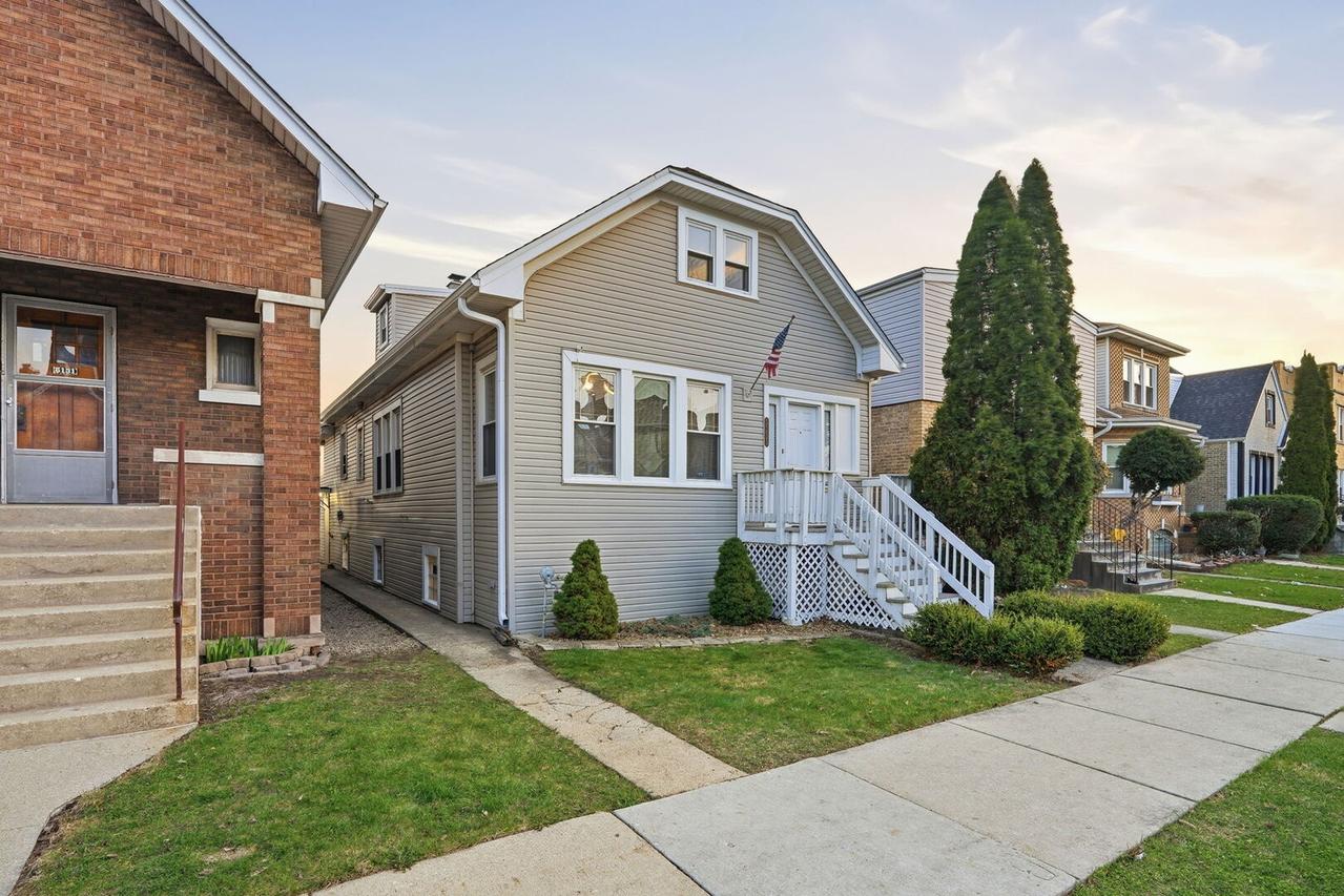 5135 W Melrose St., Chicago, IL 60641