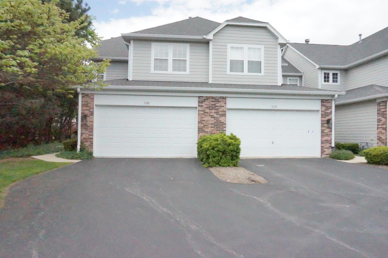 108 Woodview Ct., Glen Ellyn, IL 60137