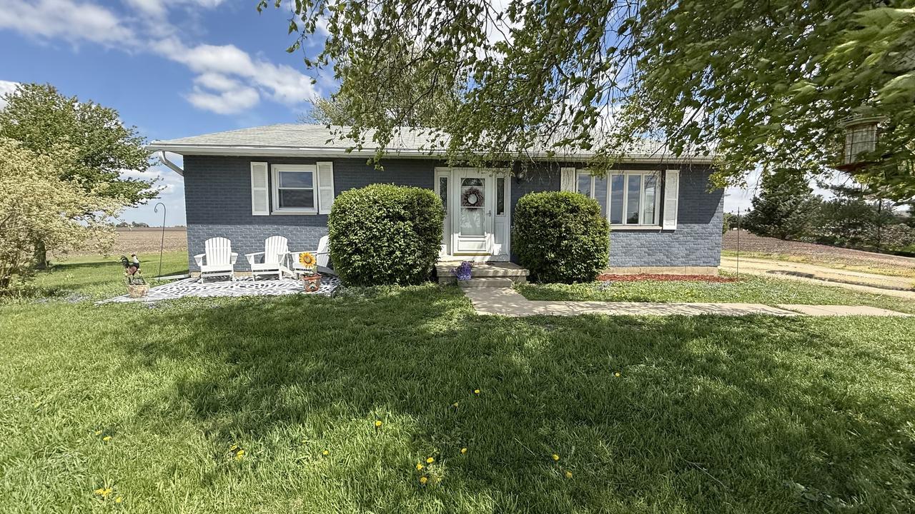 27986 Esmond Rd., Esmond, IL 60129
