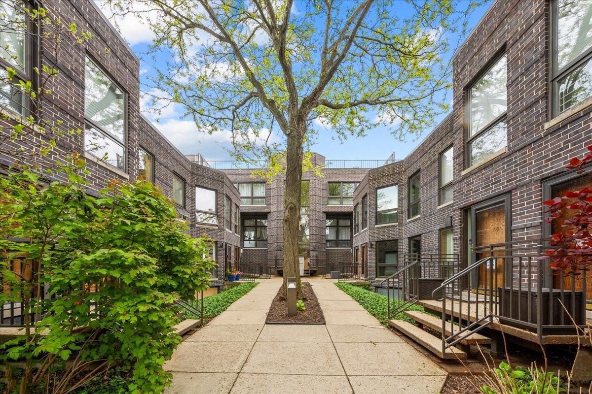 102 South Blvd. #A, Evanston, IL 60202
