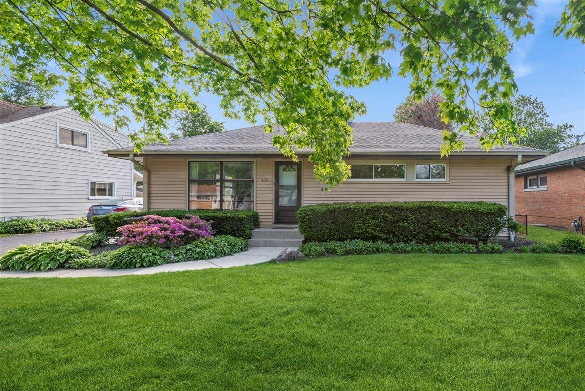 428 S Beverly St., Wheaton, IL 60187