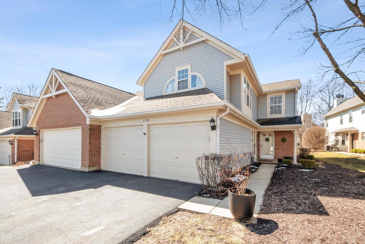 2108 Glasgow Ct., Hanover Park, IL 60133