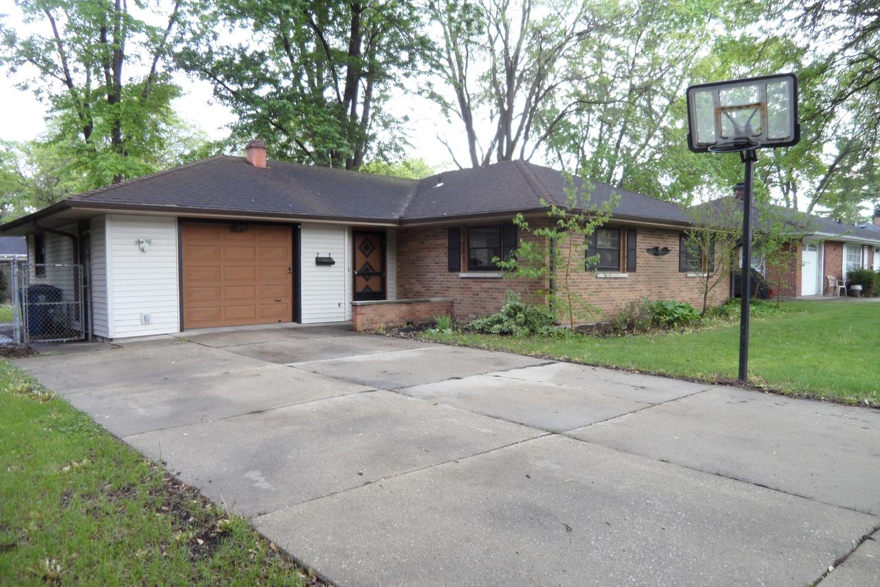 450 Michigan Ave., Aurora, IL 60506