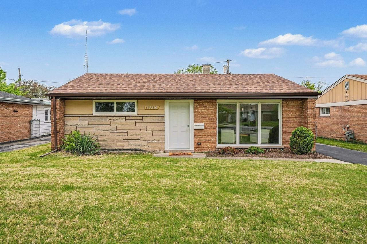 17332 Lorenz Ave., Lansing, IL 60438