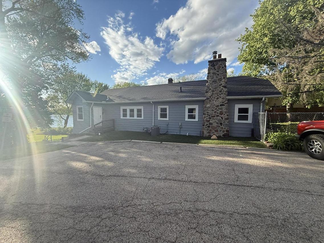 21990 W 6th St., Lake Villa, IL 60046