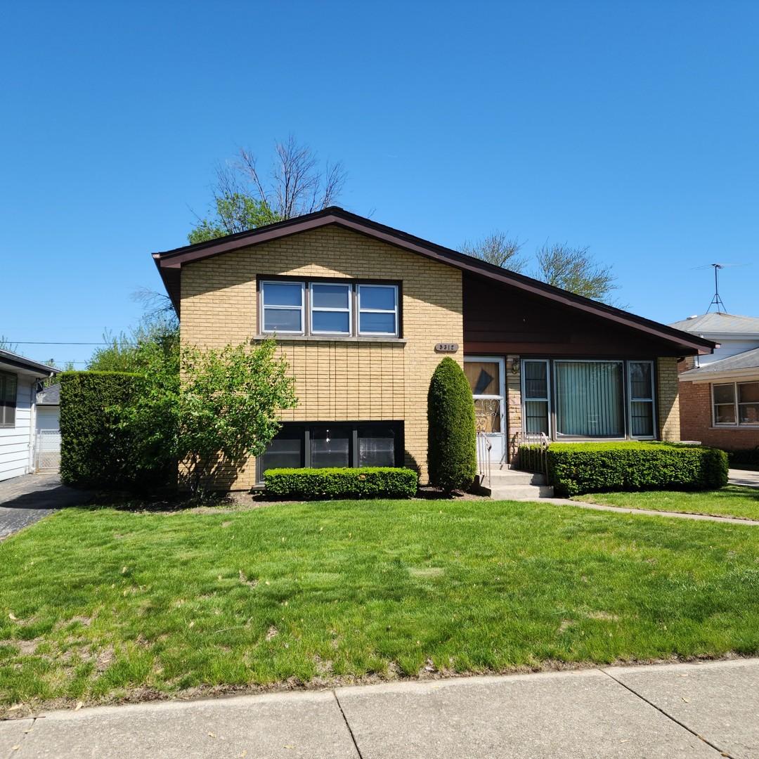 5312 Kimball Pl., Oak Lawn, IL 60453