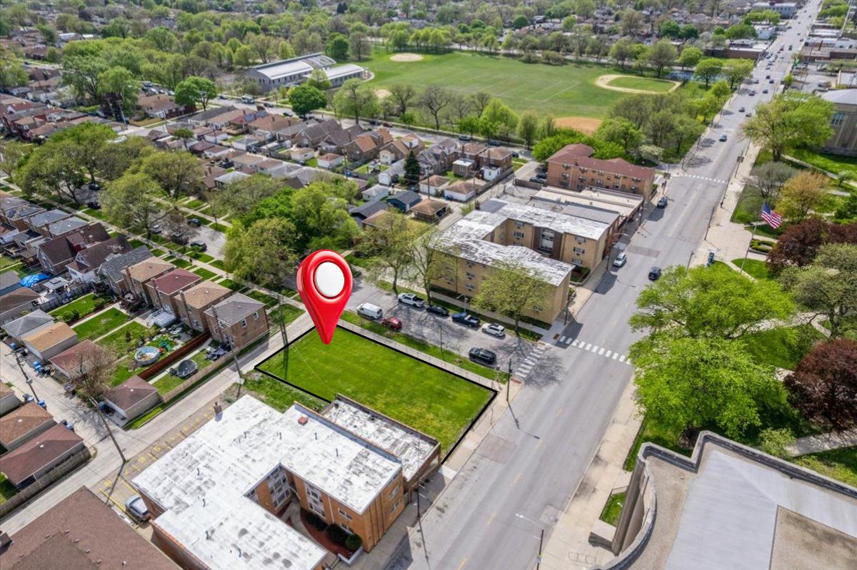 2135 E 87th St., Chicago, IL 60617