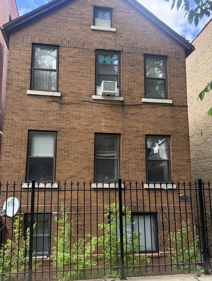 1542 W Thomas St., Chicago, IL 60642