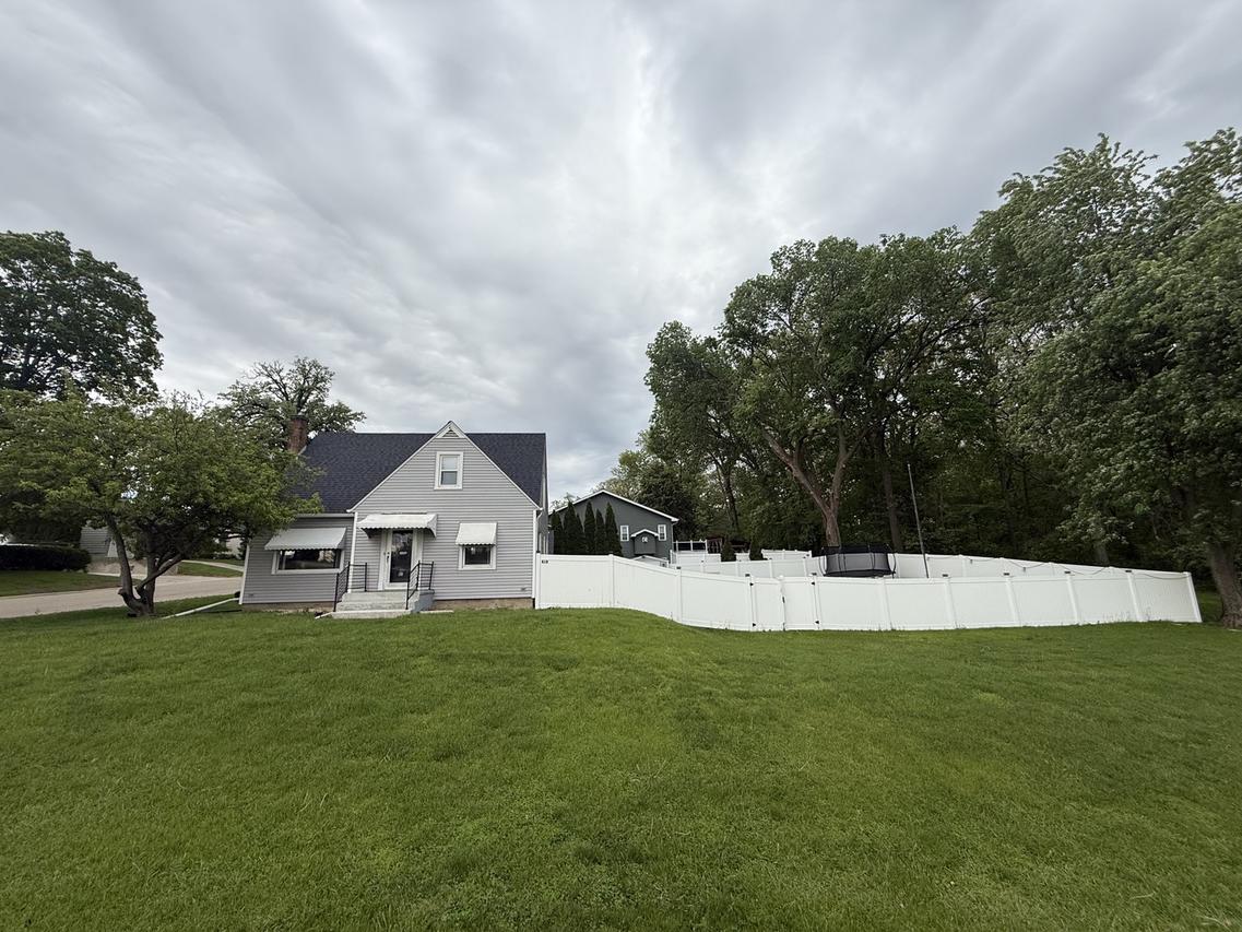 301 Hillside Ave., Ottawa, IL 61350