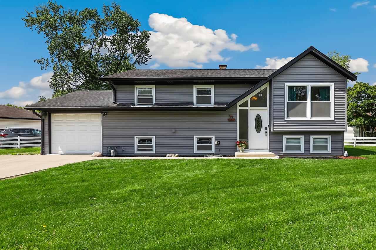 601 Ogden Rd., New Lenox, IL 60451