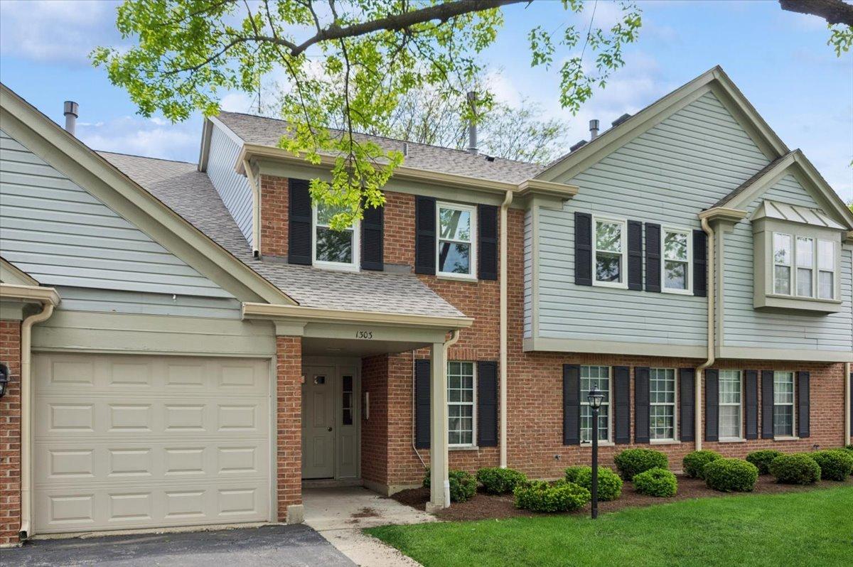 1303 Woodside Ct. #A1, Schaumburg, IL 60193