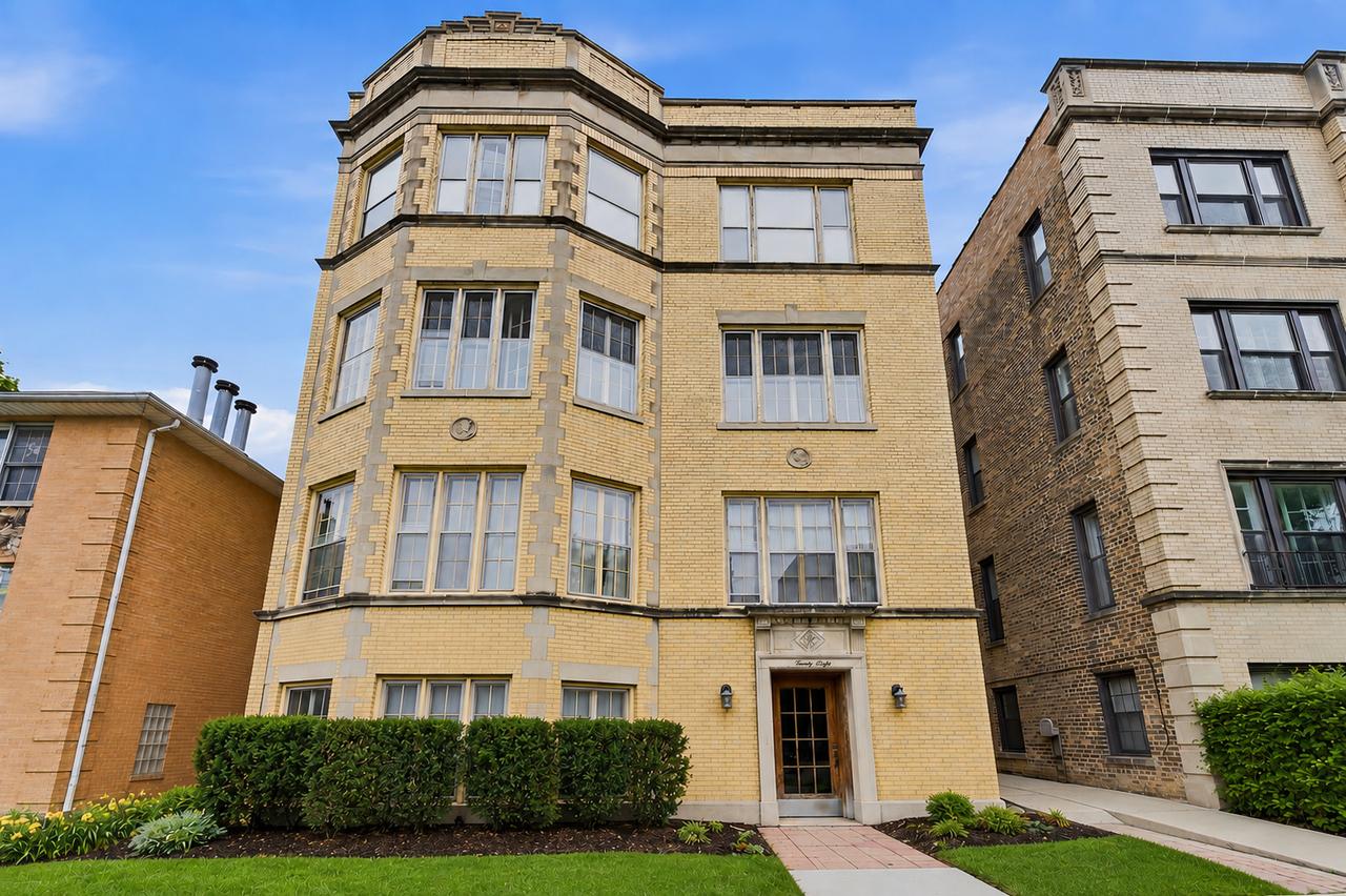 2060 W Farwell Ave. #2, Chicago, IL 60645
