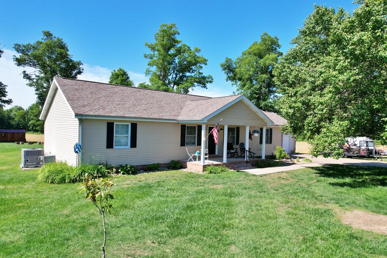 5012 Rosebud Rd., Metropolis, IL 62960