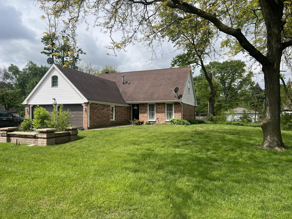 17208 Loomis Ave., East Hazel Crest, IL 60429