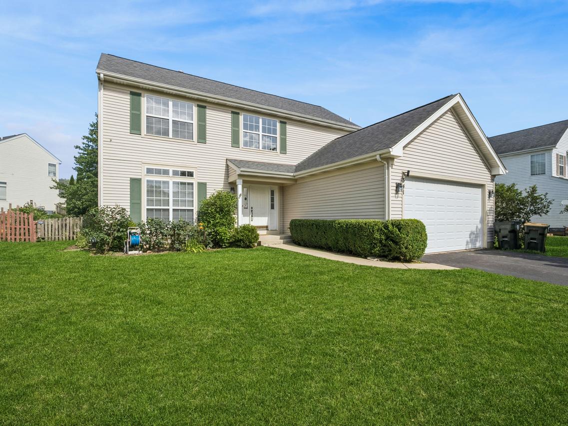 341 S Clearview Cir., Round Lake, IL 60073