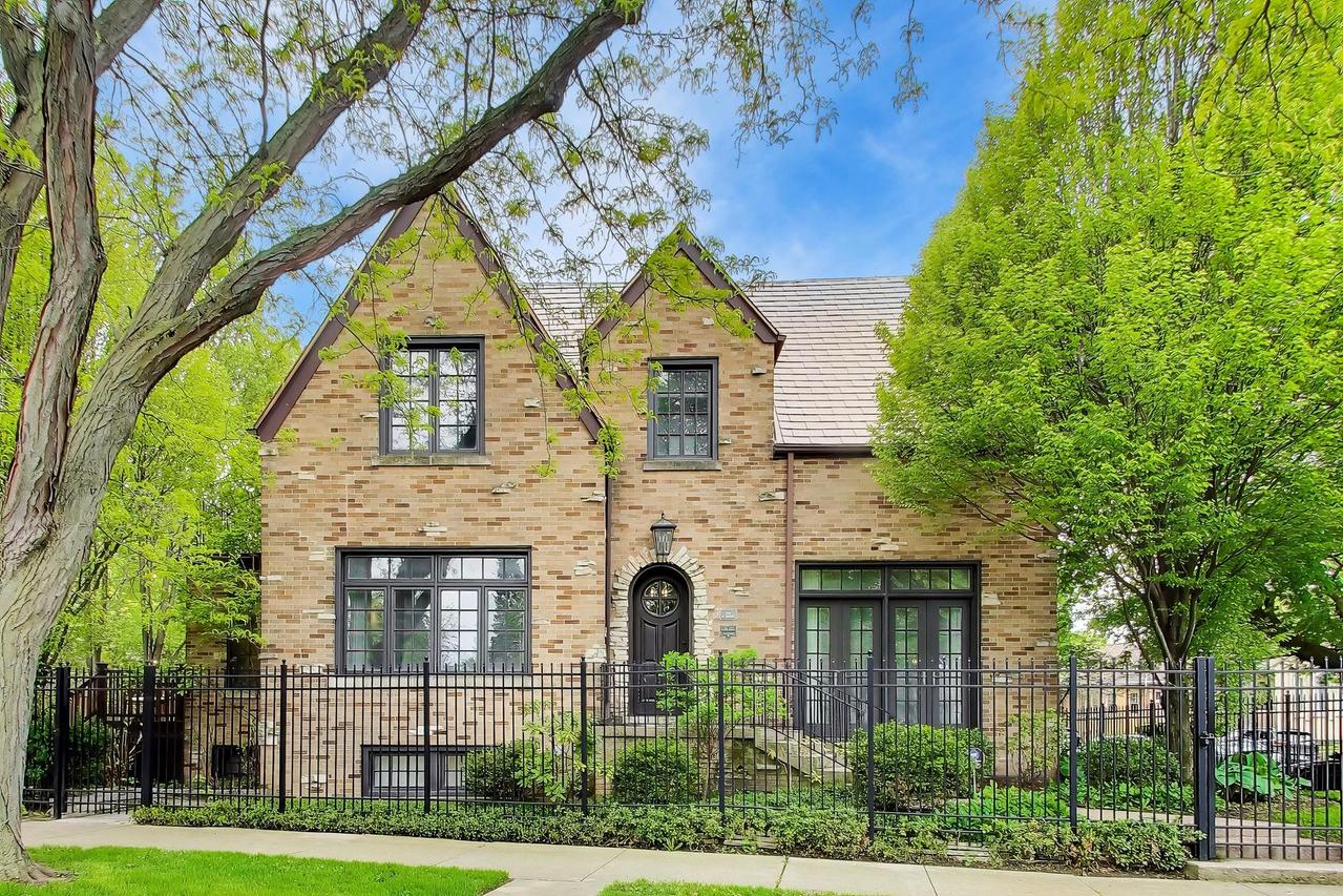 3045 W Ardmore Ave., Chicago, IL 60659