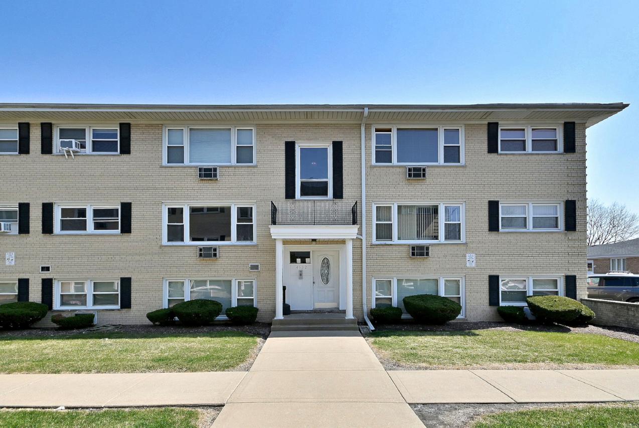 4932 N Leonard Dr. #2A, Norridge, IL 60706