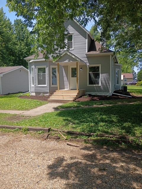 408 N Walnut St., Arrowsmith, IL 61722