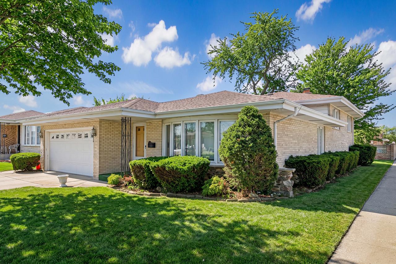 4738 N Potawatomie Ave., Chicago, IL 60656