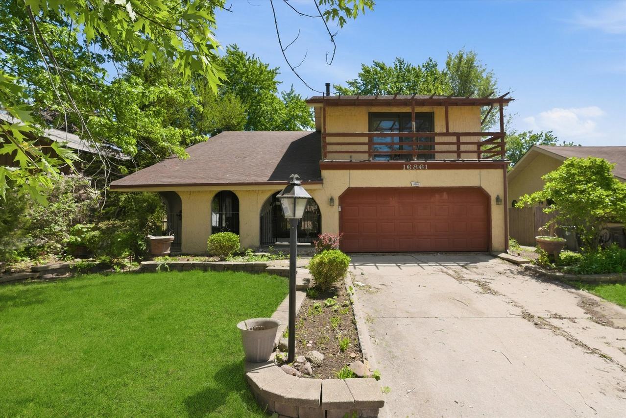16861 Thackery Ave., Oak Forest, IL 60452