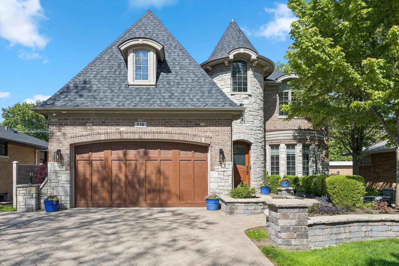 718 S Fairview Ave., Elmhurst, IL 60126