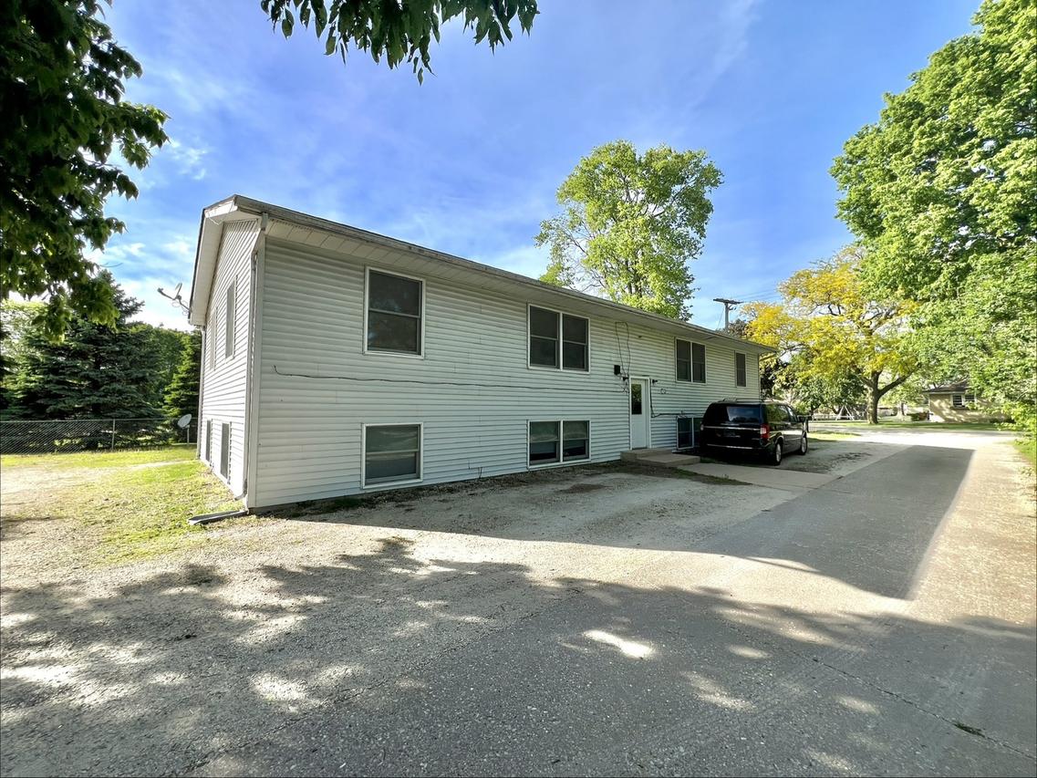 700 5th Ave., Erie, IL 61250
