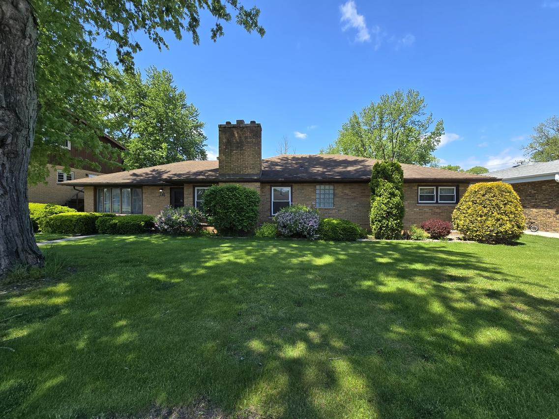 426 Maxwell St., Beecher, IL 60401