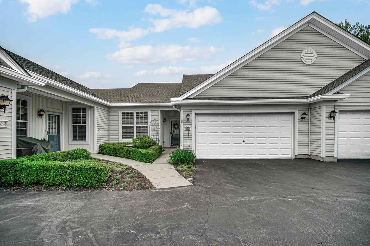 13528 Bonaire Rd., Huntley, IL 60142
