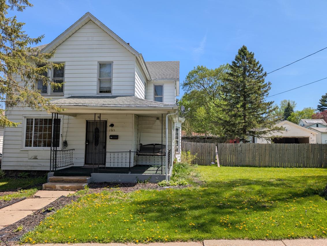 1315 S Rotzler Ave., Freeport, IL 61032
