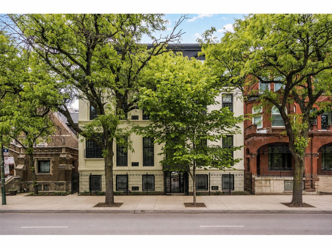 921 N La Salle Dr. #15, Chicago, IL 60610